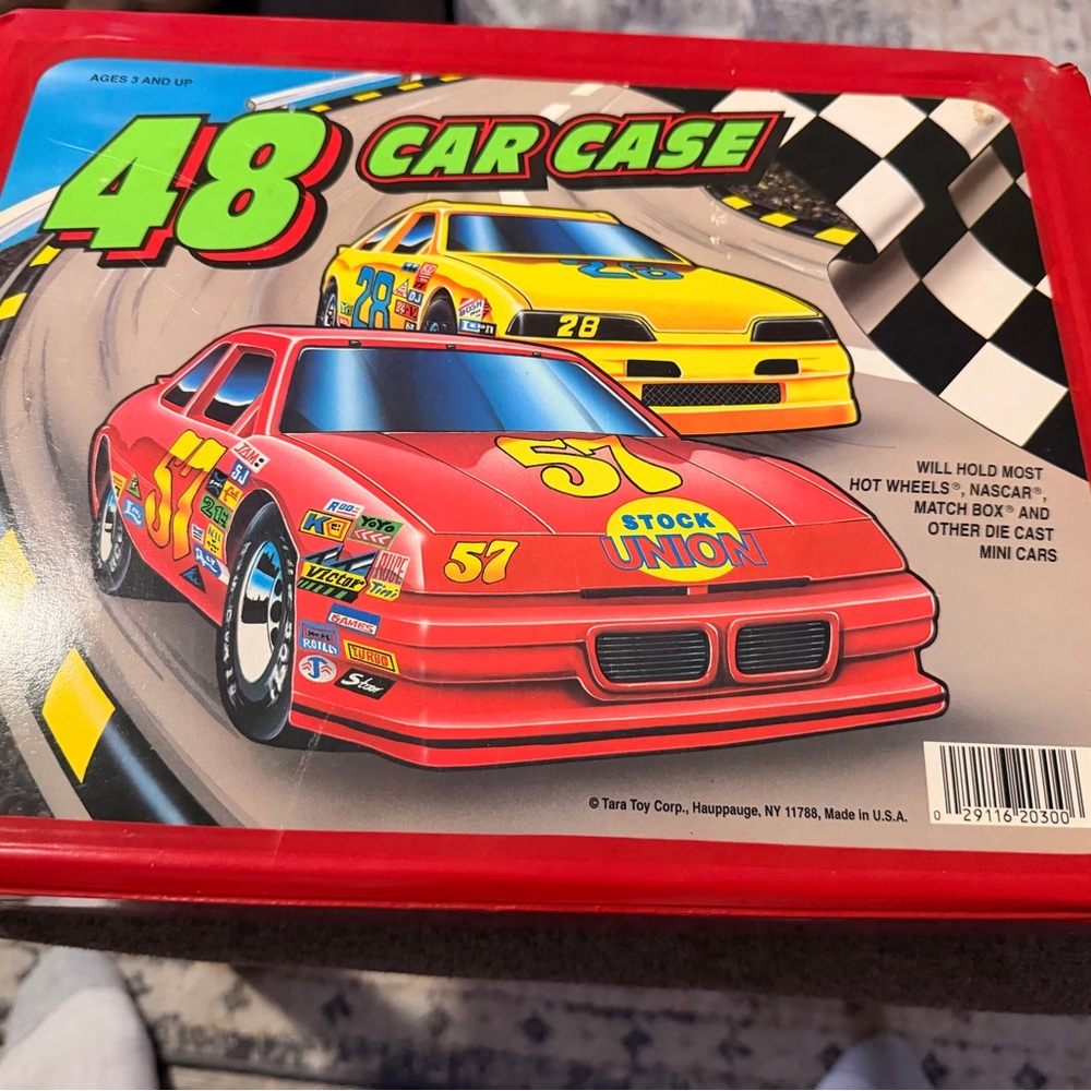 Vintage Tara Toy Red Kids 48-Car Storage Case with Racing